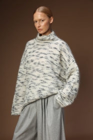 Cętkowany oversizowy sweter z moheru