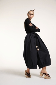 Czarne, szerokie spodnie z bawełny 